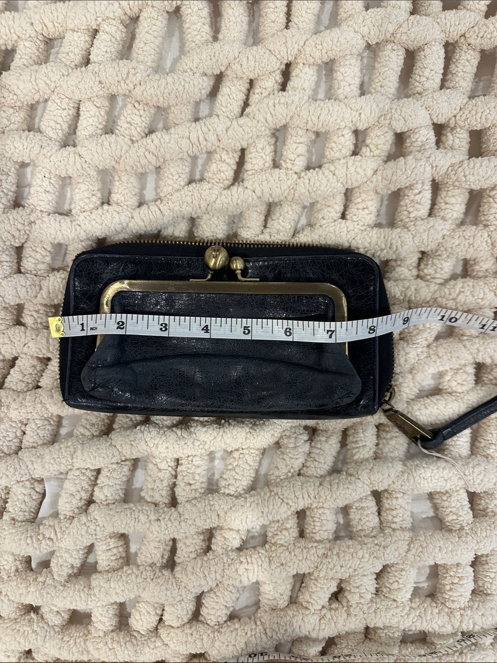 HOBO Black Leather Kiss-Lock Wristlet Wallet Clutch - Picture 6 of 9